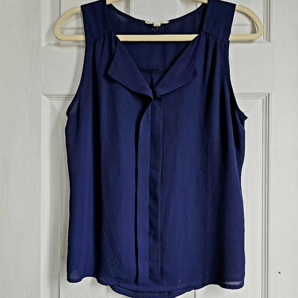 🌷Navy sleeveless dress shirt